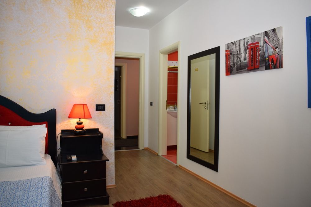 Royal Vila Hotel Тирана Экстерьер фото