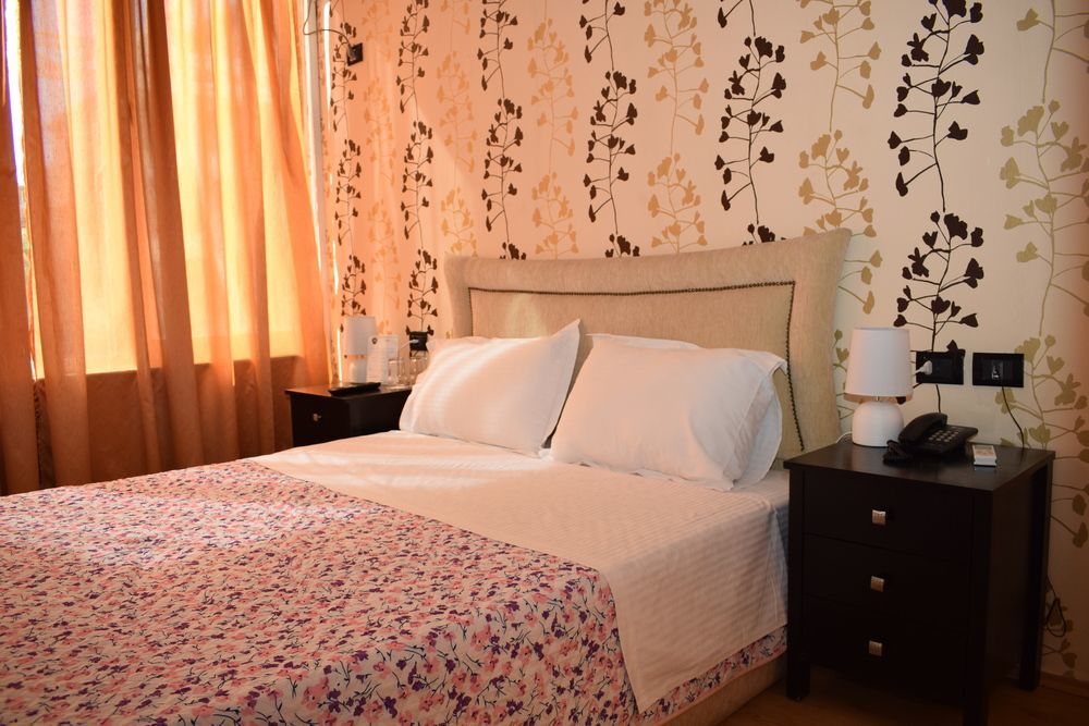 Royal Vila Hotel Тирана Экстерьер фото